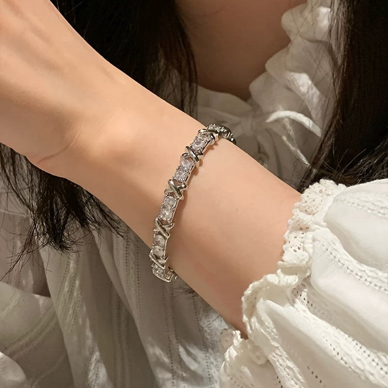 This Mozambique Stone and Pure 925 Silver Twisted Bracelet is adjustable and suitable for both men and women. It is a bangle bracelet that can be opened, making it a versatile jewelry gift for him, her, men, and women alike.