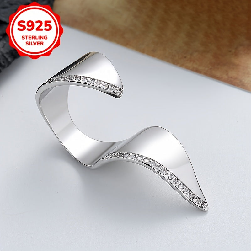 Chic S925 Silver Women's Ring adorned with Irregular Geometric Synthetic Zirconia Inlay, weighing 5g/0.176oz.