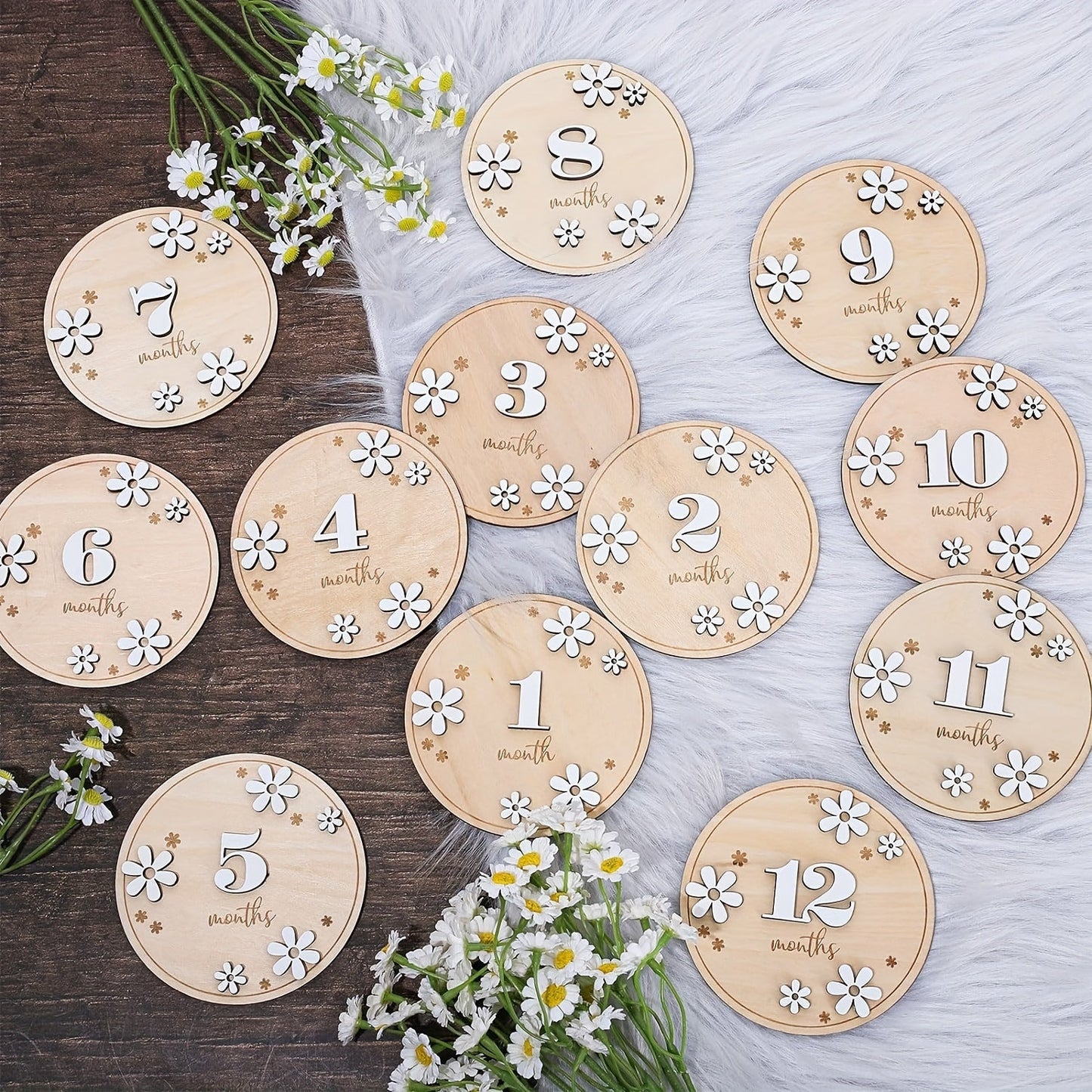 12 pieces of 3D Daisy Milestone Cards for capturing your baby's first year, including 1-12 months milestones. These Photography Milestones and Growth Cards are perfect for marking your little one's growth and creating memorable photo moments. Use them as