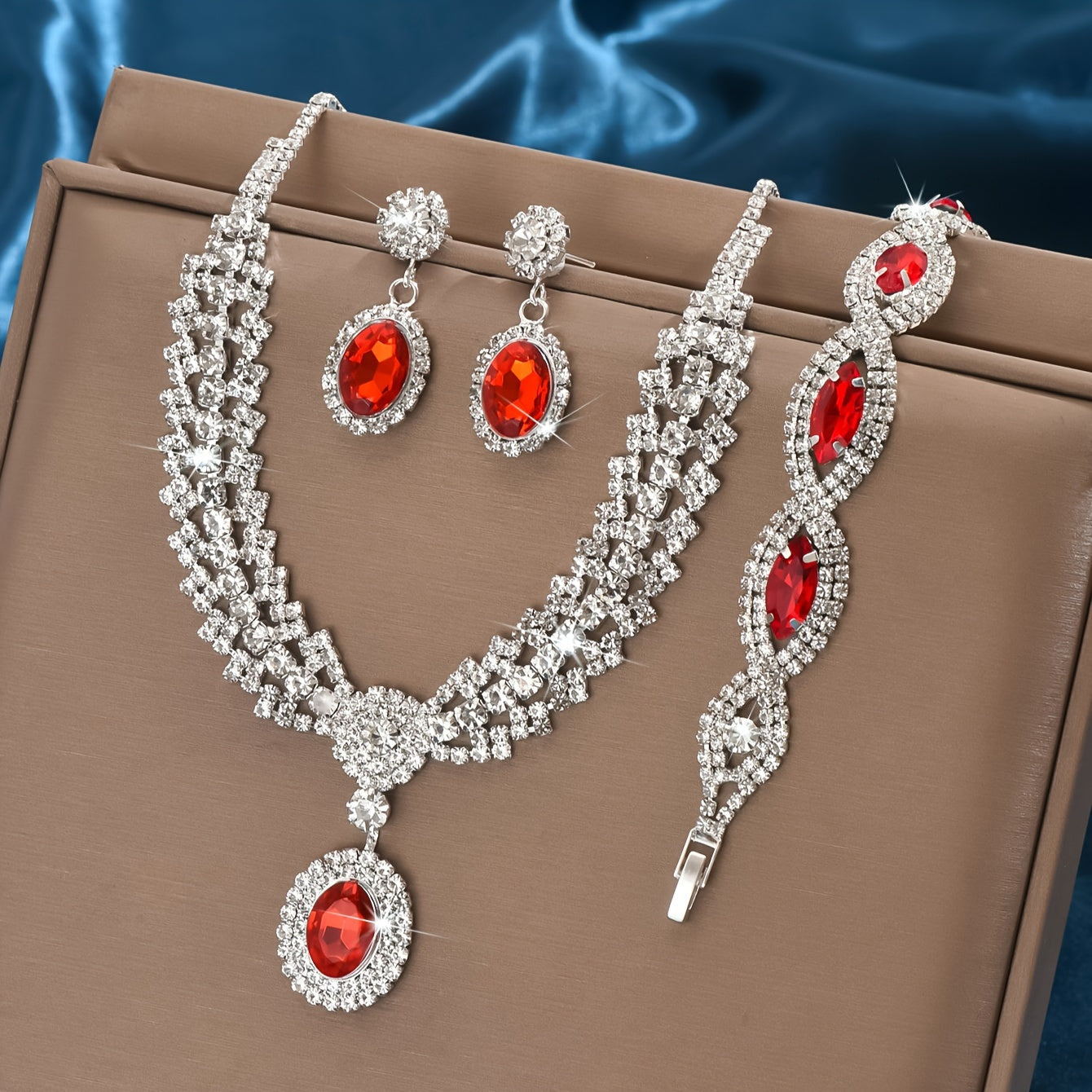 Stunning Bridal Jewelry Set featuring a Necklace and Earrings, Made with Silvery-Plated Copper and Rhinestone Detailing, Ideal for Weddings and Special Events