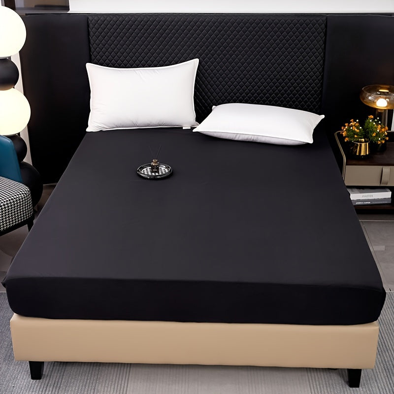 Protect your mattress with this waterproof cover made of polyester polyurethane encasement. It is breathable, machine washable, and has a sanded finish for added comfort. Perfect for both bedrooms and hotel rooms. This set includes a single sheet