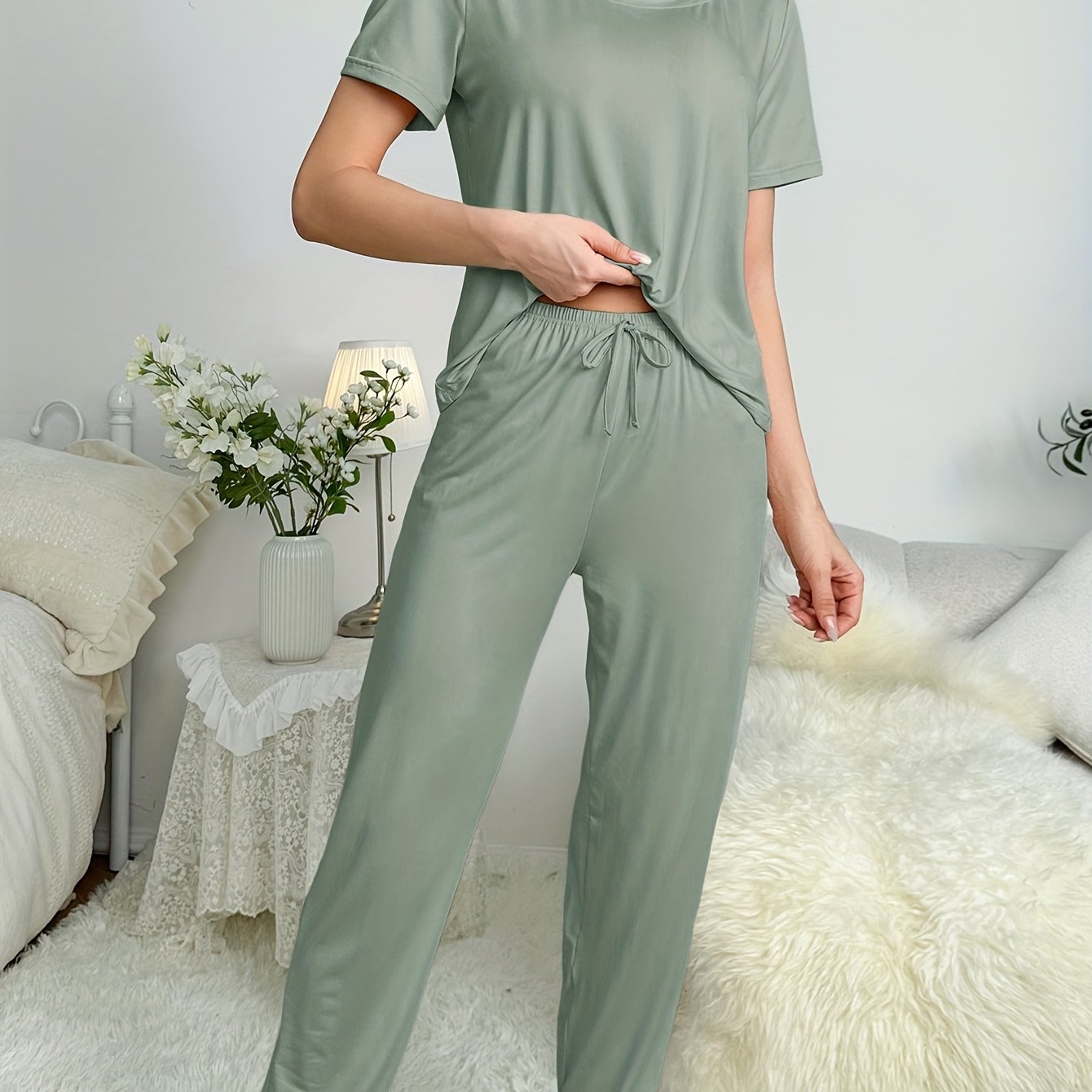 Basic pajama set for women, featuring a short-sleeve top and lounge pants.