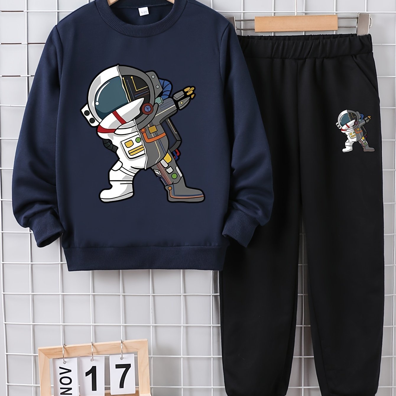 Boys' Astronaut Print Sweatshirt and Pants Set, Loose Fit, Color Block Design - Polyester/Spandex Blend, Outdoor Wear