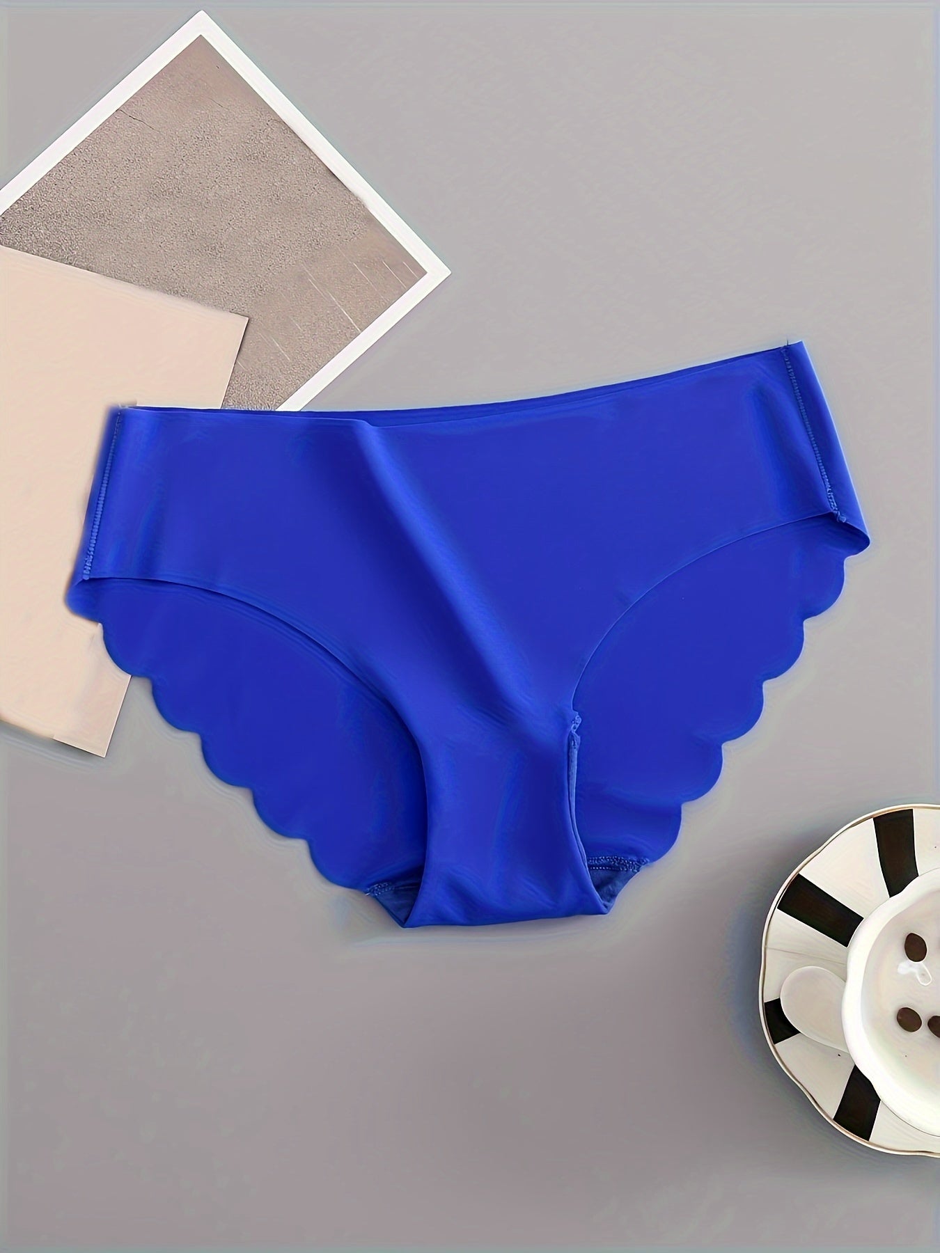 5 seamless panties for women with low waist and wavy design