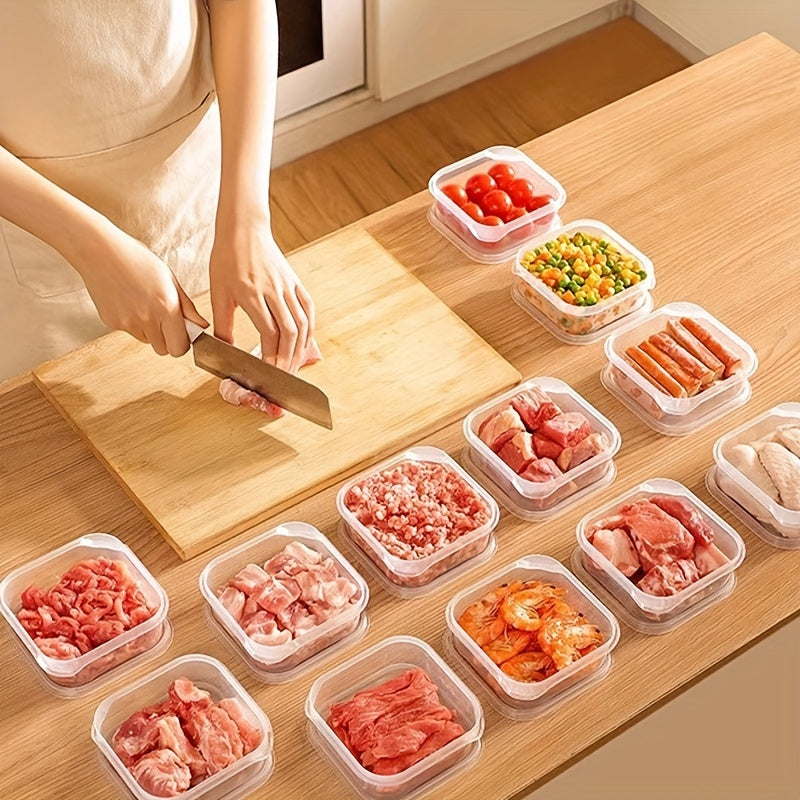 Refrigerator storage box for vegetables, fruits, jelly, meat, and various ingredients. This box helps to keep your food fresh and can be used in the microwave.