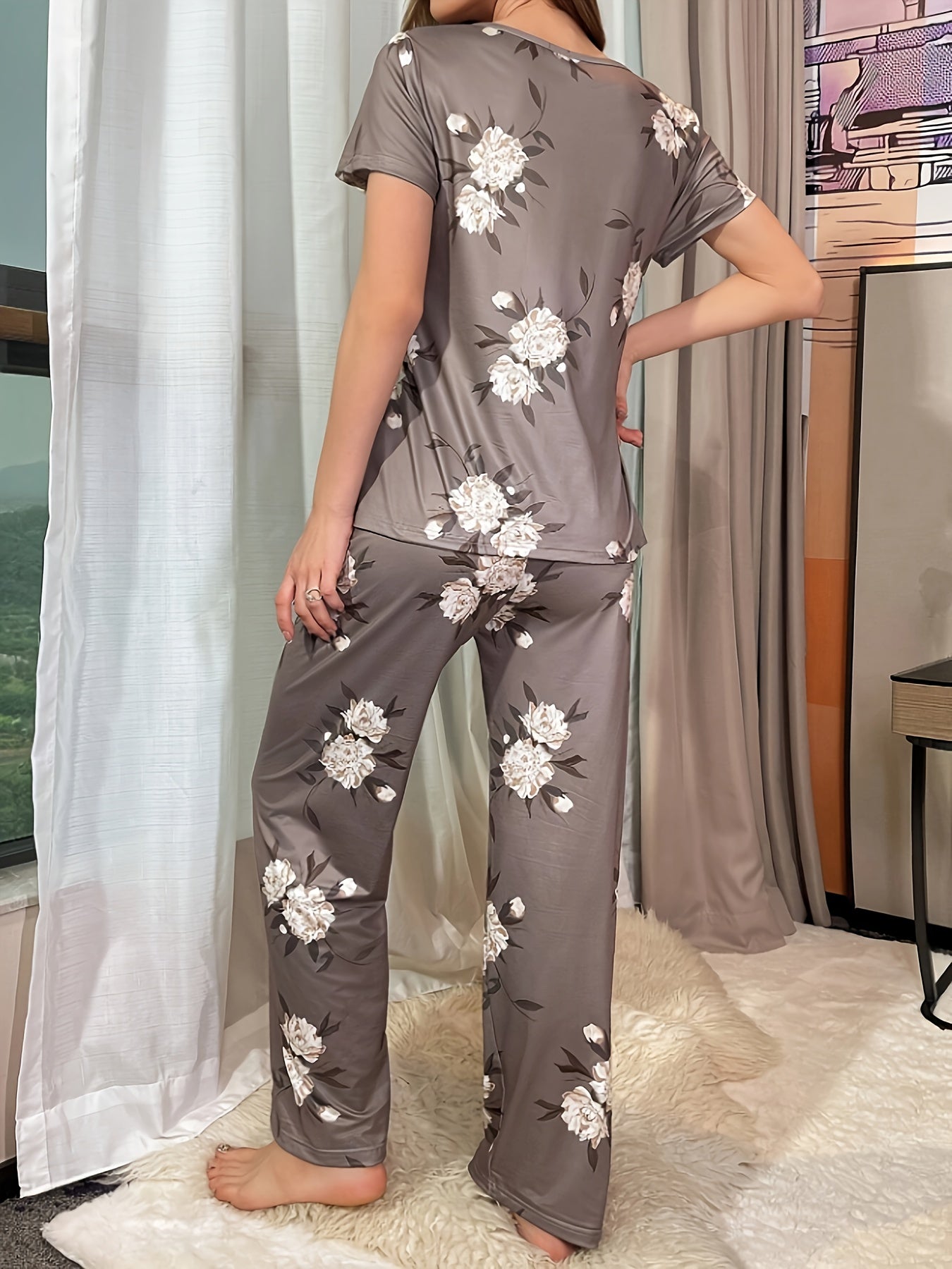 Floral pajama set for women - cozy knit top with short sleeves and long pants, machine washable, perfect for casual sleepwear