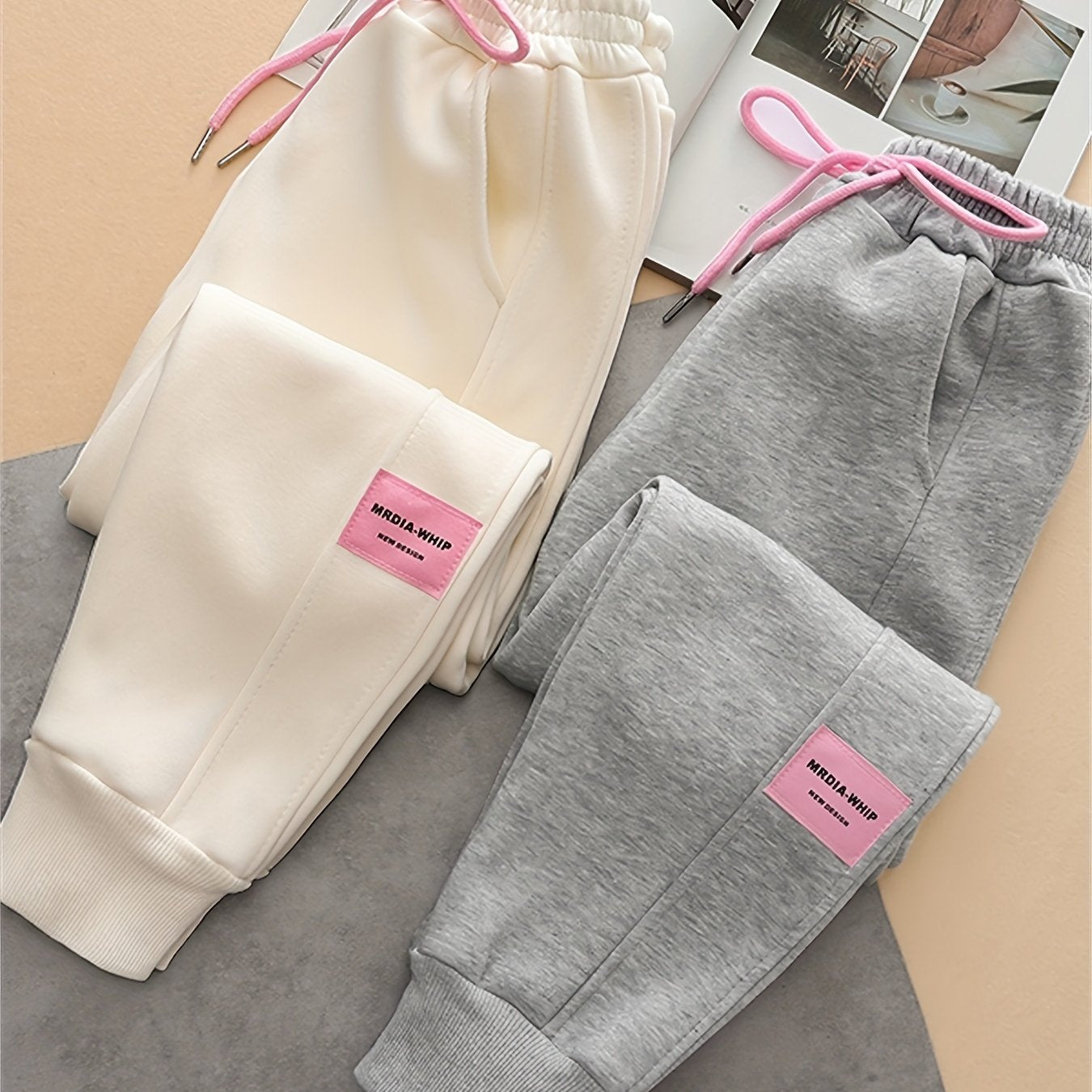 New 2024 style girls' loose casual pants for spring and autumn, ideal for older children in outdoor activities.