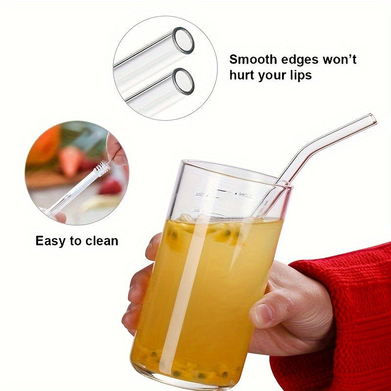 A package containing 6 high borosilicate transparent glass straws and 1 cleaning brush. These heat-resistant, washable, and reusable straws are perfect for enjoying your favorite drinks.