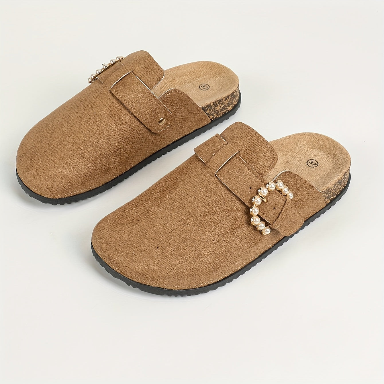 Outdoor women's clogs with cork thick soles in casual retro slip-on style.