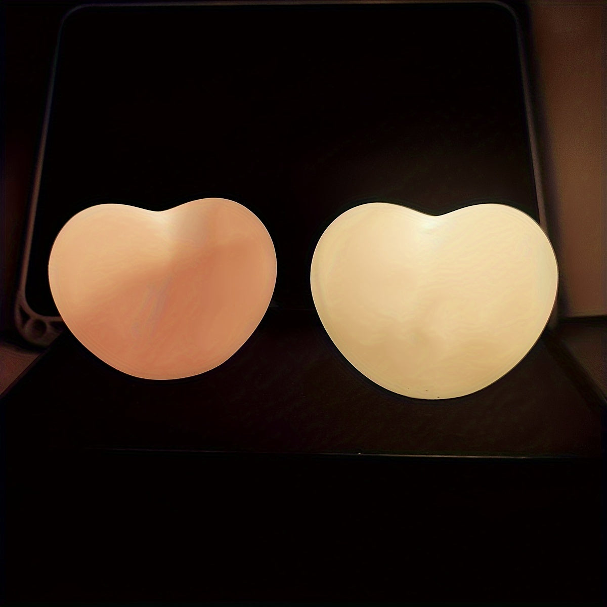 LED Love-Shaped Light, Ideal for Christmas and Holiday Décor, Perfect Gift for Couples and Friends, Portable and Compact Design, Great for Family Parties and Bedroom Lighting, Battery-Powered, Makes Small Gifts