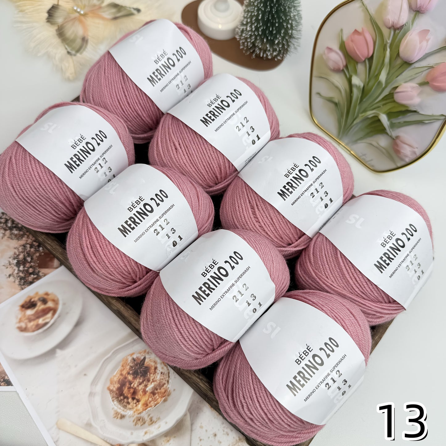 8 balls/400g hand-knitted Merino wool yarn, 75% Merino wool, 25% nylon. Skin-friendly, soft, ideal for knitting sweaters, hats, scarves, socks, blankets, shawls, etc.