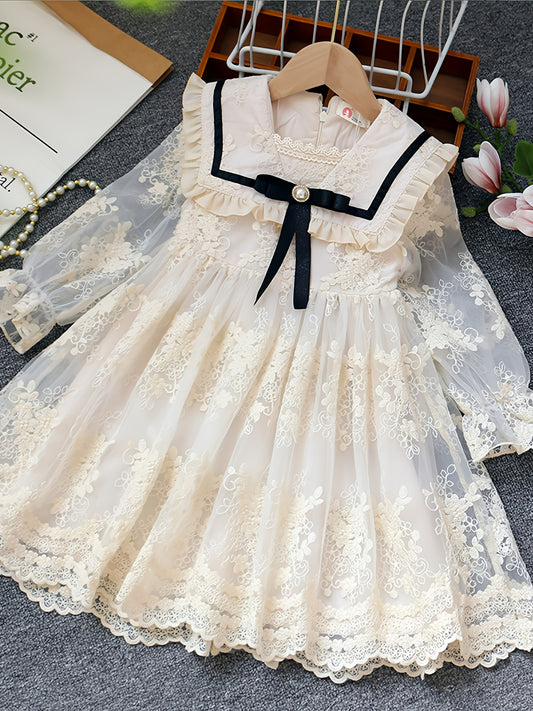 New lace-trimmed princess dress for girls with mesh collar and long sleeves for young children in spring and autumn season.