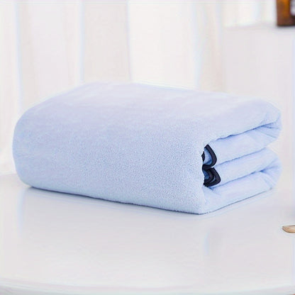 Super absorbent microfiber towels with a space theme design for a spa experience. Made of a polyester and nylon blend, these quick-dry towels are soft on the skin.