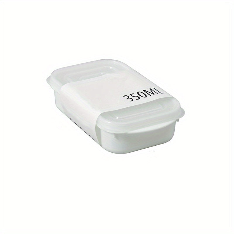 Essential kitchen organization: Multi-size plastic food storage container with soft lid, microwave and freezer safe. Ideal for storing meat, fruits, and vegetables.