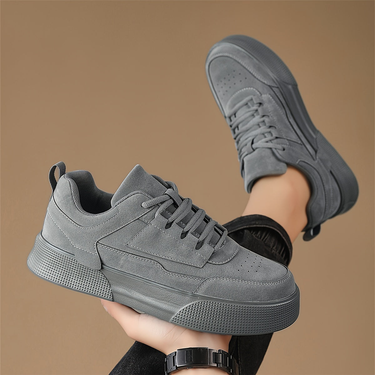 Men's solid grey skateboard sneakers, casual lace-up running shoes with lightweight stability for outdoor activities.