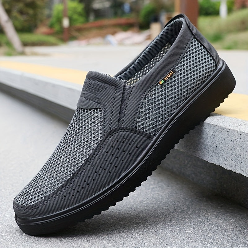 Men's Geometric Sports Running Shoes with MD Sole and Breathable Mesh Design for Road Running.