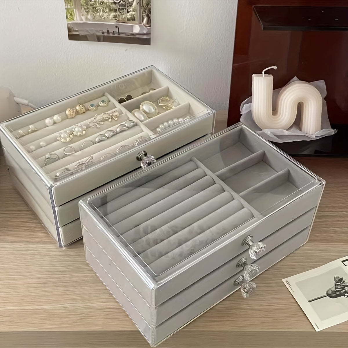 Transparent three-layer portable jewelry storage box with large capacity and dustproof drawers. Perfect for storing earrings, necklaces, and other jewelry. Ideal gift for Valentine's Day, Christmas, or any special occasion.