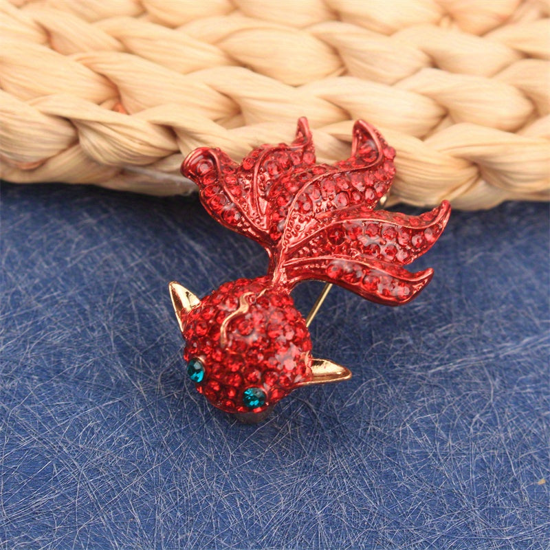 Stylish Fish Brooch with Rhinestones - A Versatile and Chic Addition for Clothes, Purses, and Hats