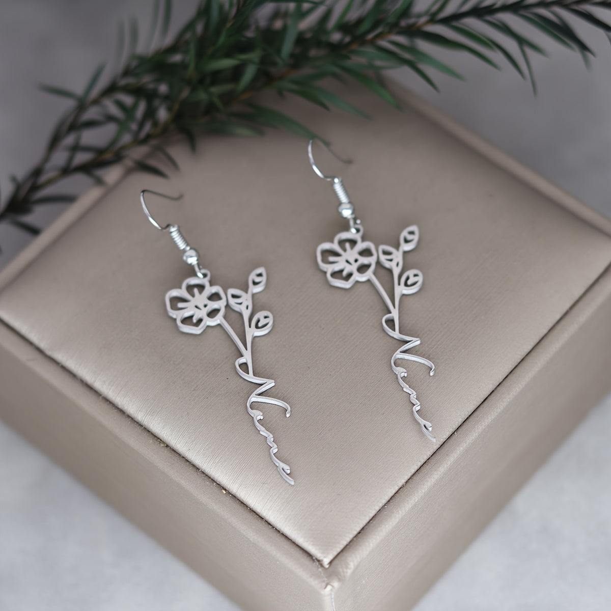 Custom Name Romantic Women's Jewelry - Personalized Stainless Steel Flower Dangle Earrings, Ideal Valentine's Day Gift for Her