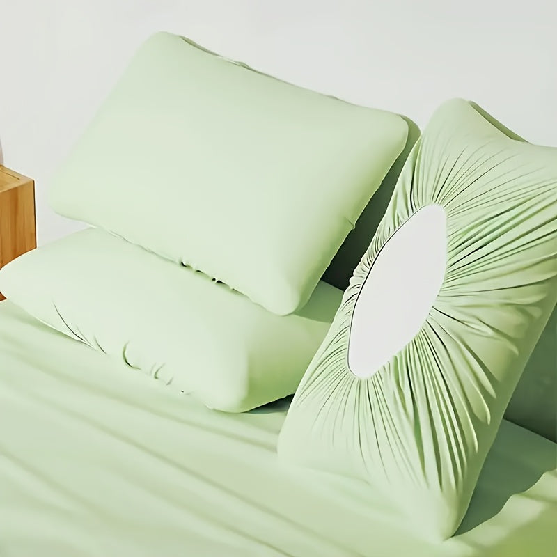 Soft, disposable travel pillow covers in a set of 2-4. These covers are made of non-woven material that resists dirt and can be hand-washed. Perfect for hotels, business travel, and outdoor camping, they come in solid colors.