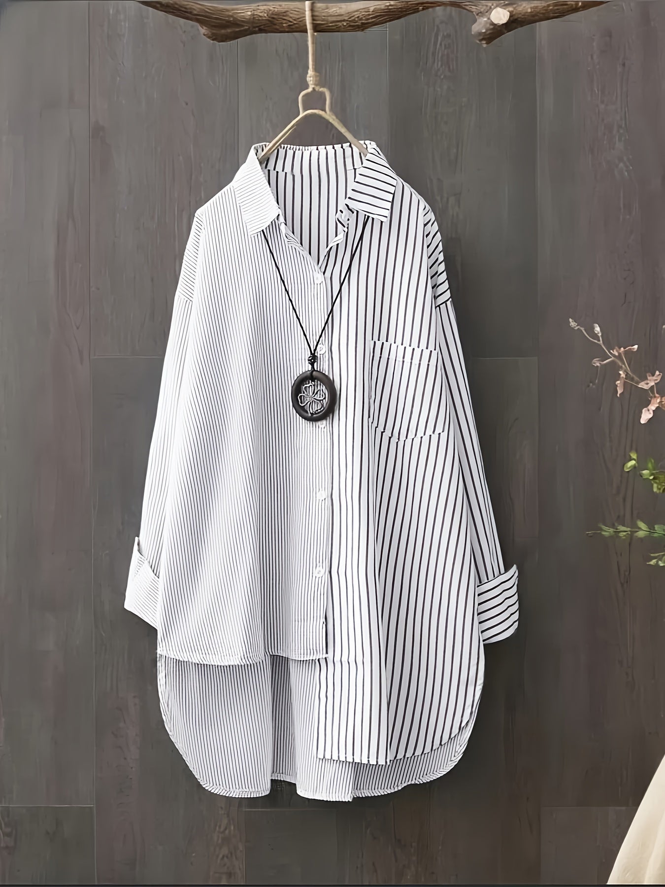 Button-up collar shirt with asymmetrical stripes, regular length, for plus size women in non-stretch fabric, suitable for all seasons.