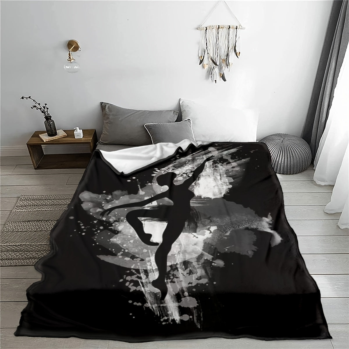 Ballet-themed Contemporary Dancer Print Throw Blanket - Featuring a Ballet Beauty Design, Made with Knitted Polyester, Cozy Flannel Material for All-Season Use. Perfect for Bed, Sofa, Chair, or Living Room Decor. The Ideal Gift for Dancers, Birthdays, or