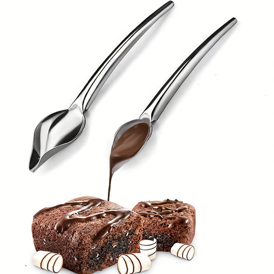 Make scrumptious treats and pastries using this 1-piece do-it-yourself stainless steel chocolate piping spoon!