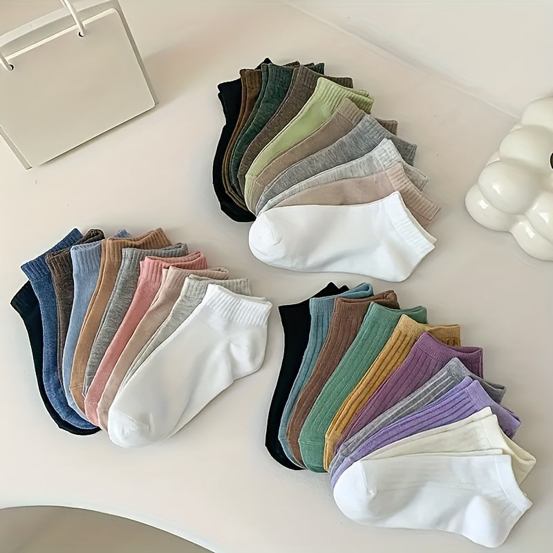 Hand washable knitted fabric boat socks in 20 pairs of color sets for fall/winter comfort.