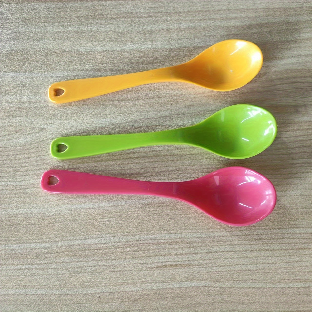 Multi-purpose Plastic Spoon: Perfect for Dining, Coffee, Sweets, and Mixing Cocktails - Strong and Long-lasting Kitchen Tool