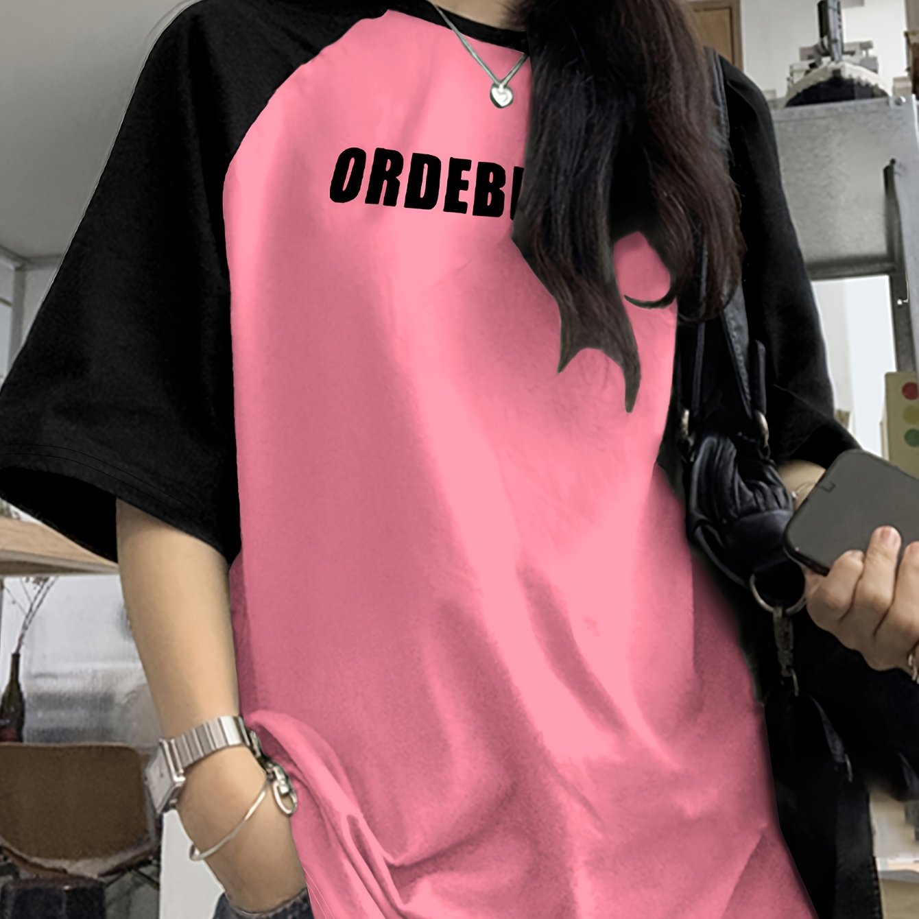 Women's Casual Raglan Sleeve T-Shirt in Color Block Design for Spring & Summer.