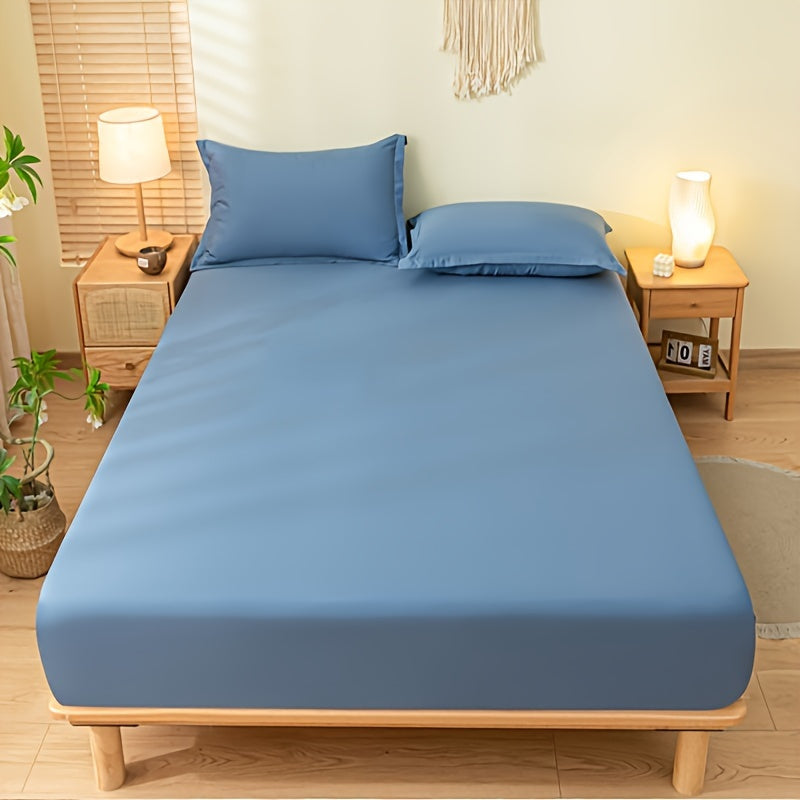 Set of 3 pieces including a fitted sheet and pillowcases made from soft touch fabric, providing breathable and comfortable bedding. Available in blue and pink colors, with an elastic band for easy fitting. Does not include filler.