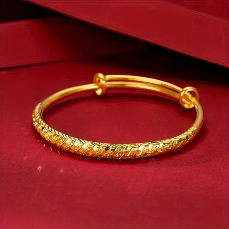 Stylish and Sophisticated Bracelet inspired by Middle Eastern Fashion, a chic Hand Ring Ornament for Girls.