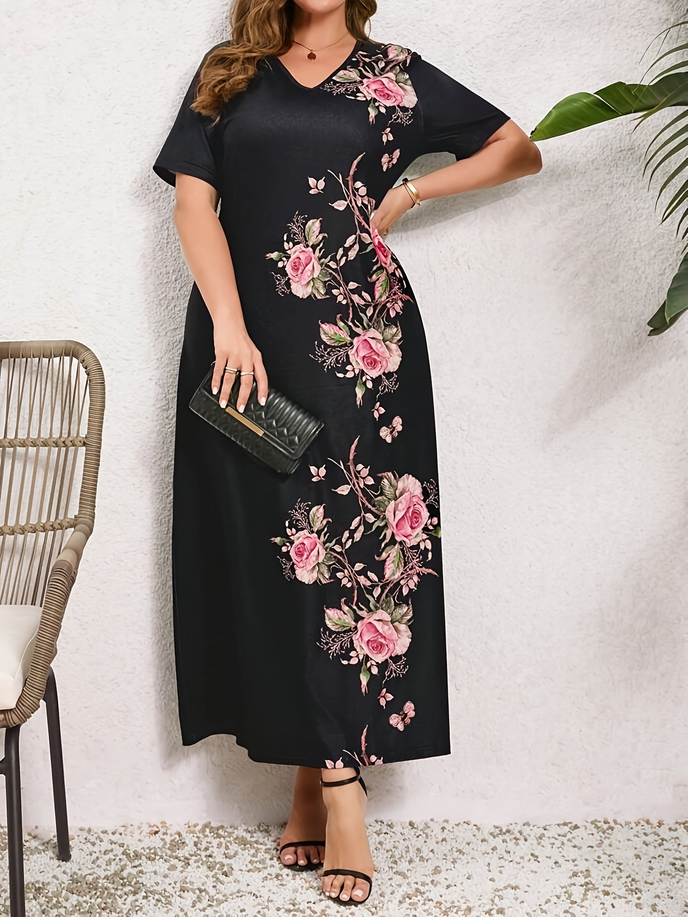 Floral print slim dress for plus-size women, perfect for spring and summer vacations.