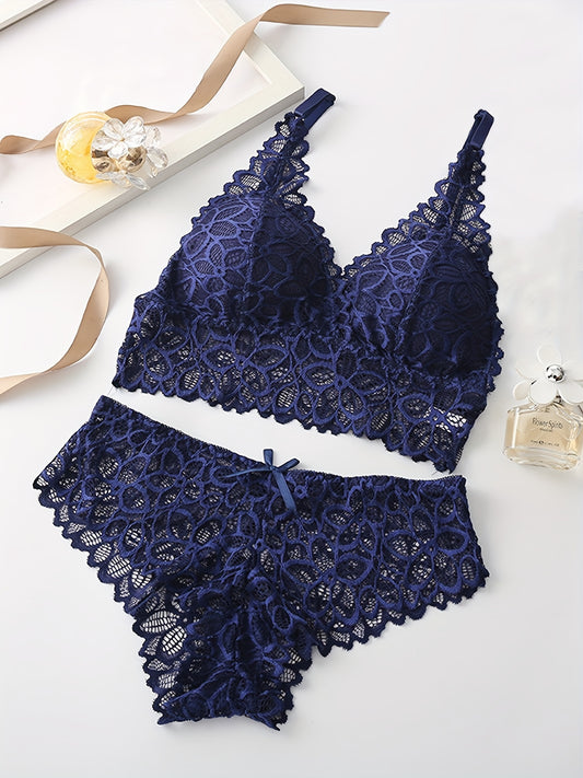 French lace vest-style summer underwear suit with thin mould cup for breathability and comfort.