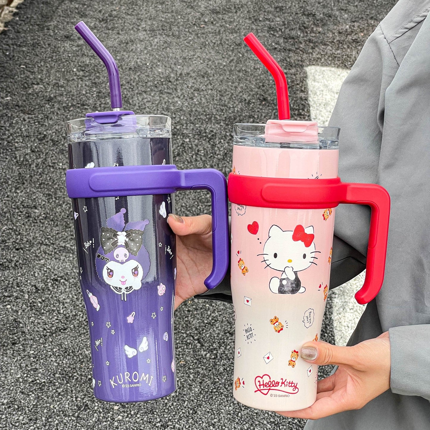 Large capacity insulation cup with a cute HelloKitty design - the perfect birthday gift! Comes with a straw for easy sipping.