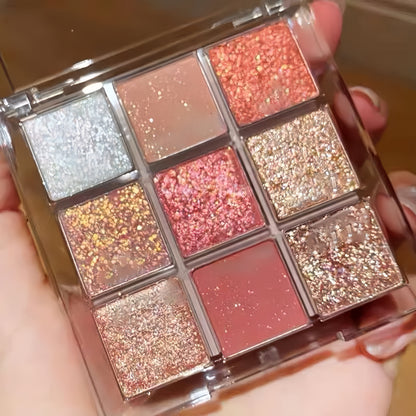 Transparent eyeshadow in nine shades