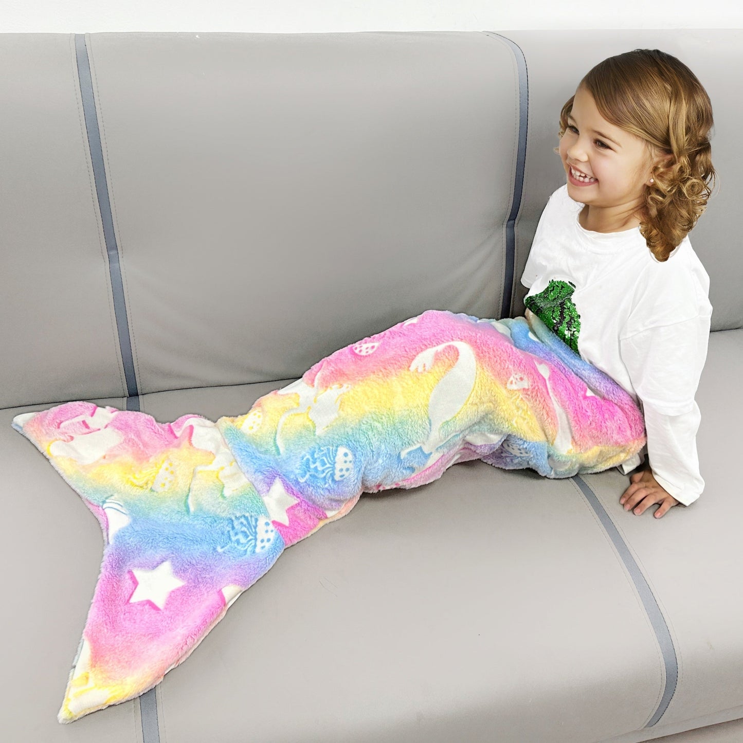 Soft flannel wearable plush mermaid tail blanket that glows in the dark, suitable for girls, teens, and adults. Ideal for all seasons, birthday gifts, nursery decor, unicorn sleeping bag, and kindergarten decor.