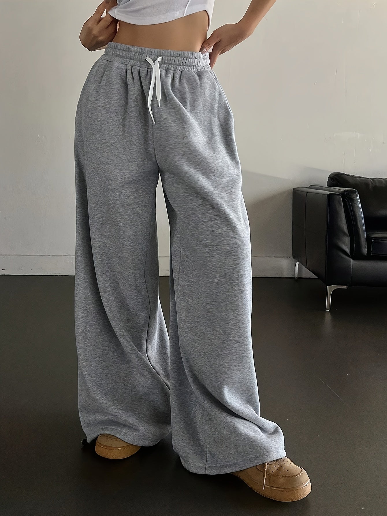 High waist drawstring joggers with loose fit and pockets for women in spring and fall