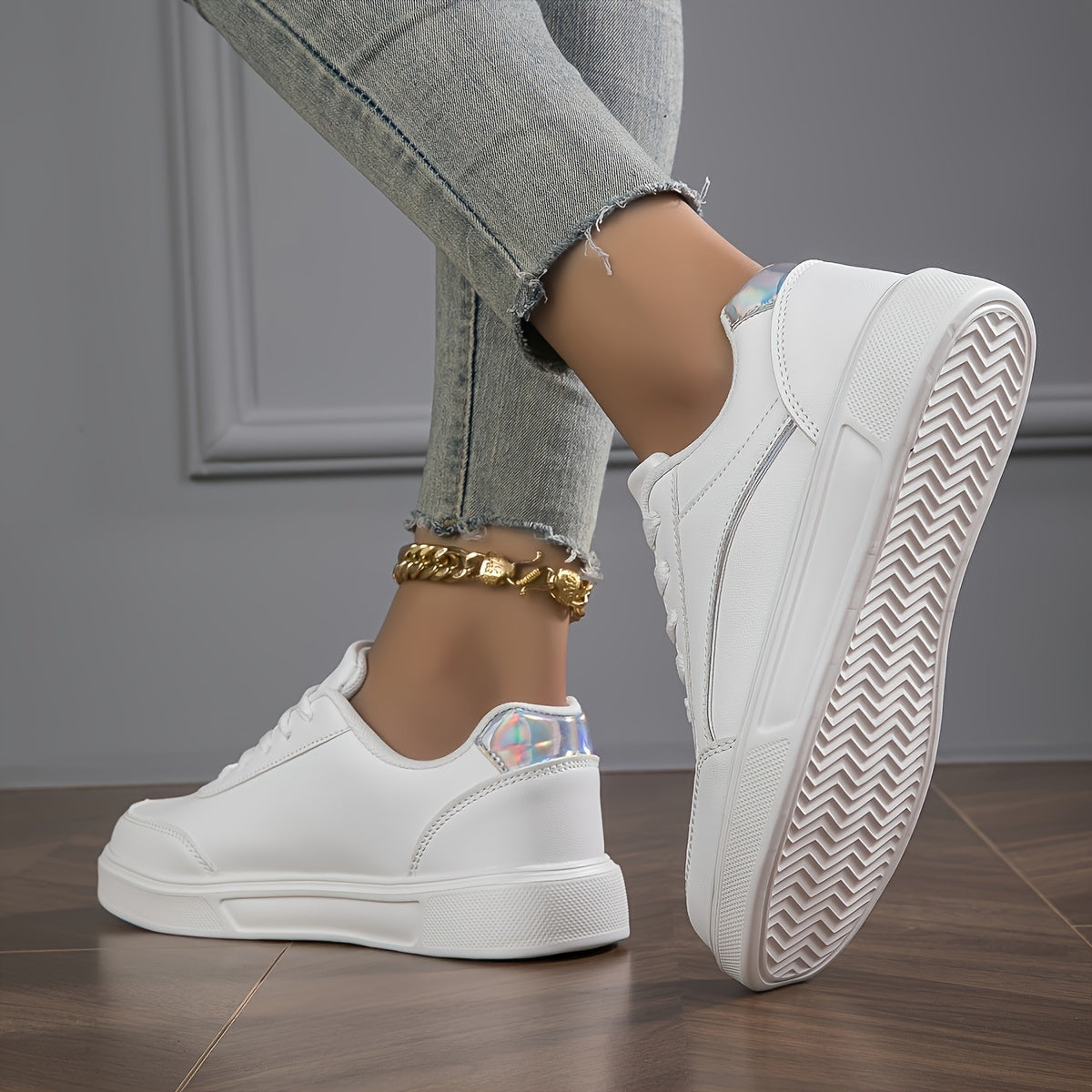 Simple flat casual fashion sports shoes for women