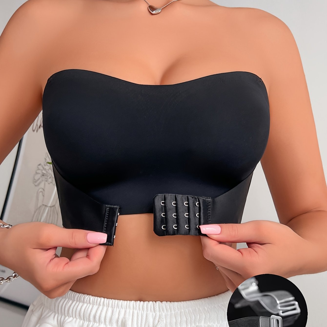 Comfortable and supportive wireless bandeau bra for women, with seamless design and full coverage.