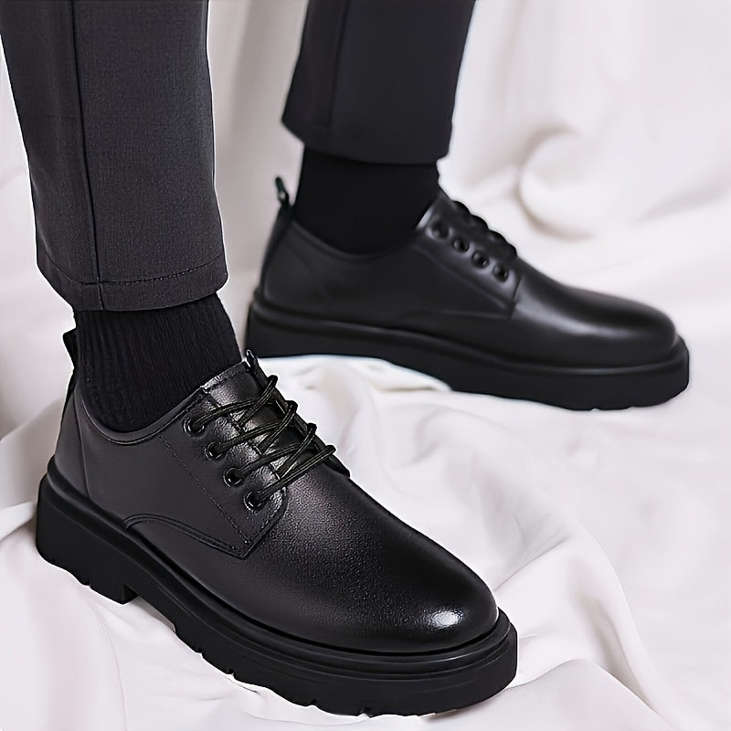 Black British style men's casual shoes with thick soles, suitable for business and leisure. Ideal for all seasons, including autumn and spring.