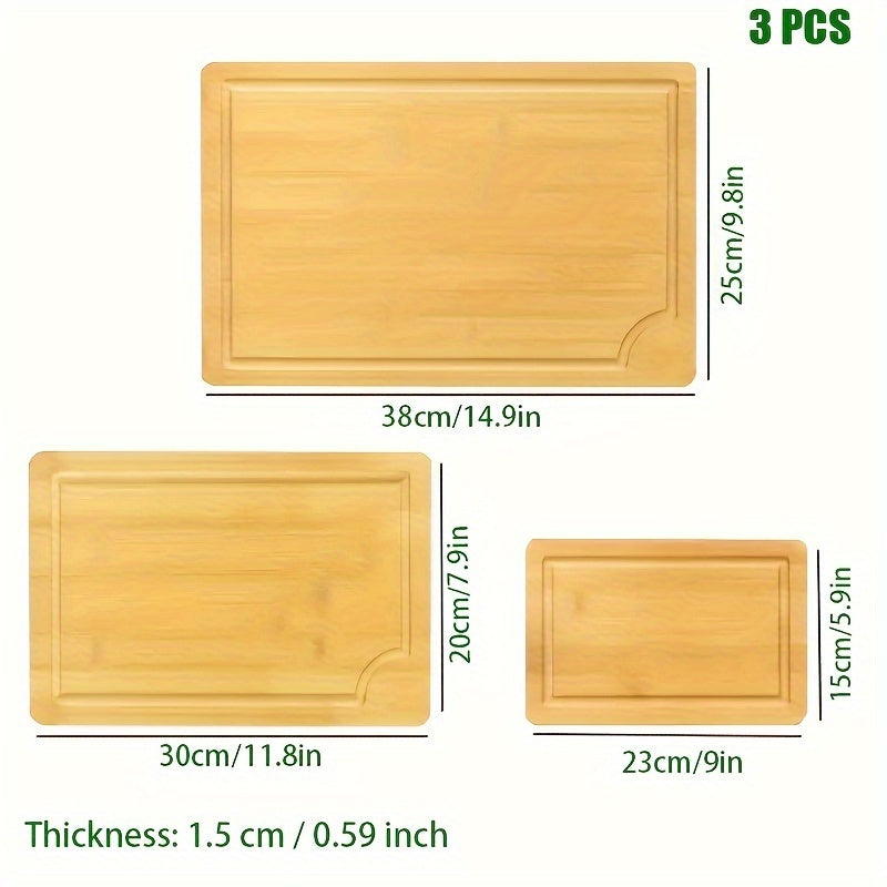 A collection of kitchen cutting boards made from high-quality wood, including bamboo. This set includes three cutting boards with juice grooves, perfect for preparing meats, fruits, and vegetables. Also included are serving boards with easy-to-grip