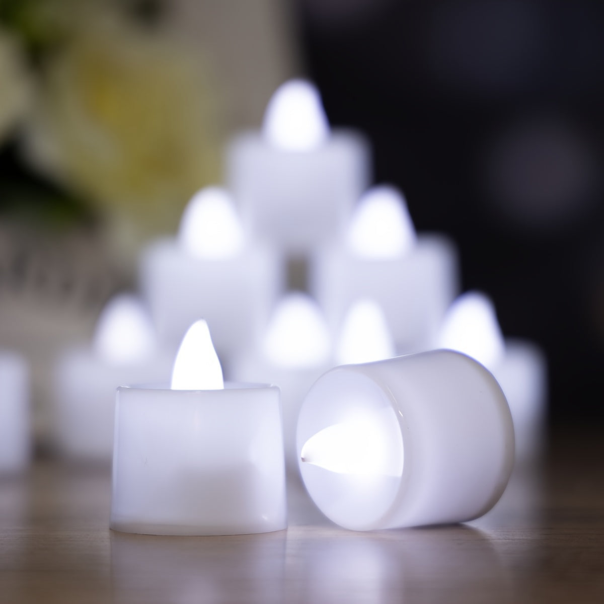 Pack of 6 or 12 LED electronic candles for weddings, proposals, home decorations, tables, countertops, birthdays. Available in white, warm white, and warm light.