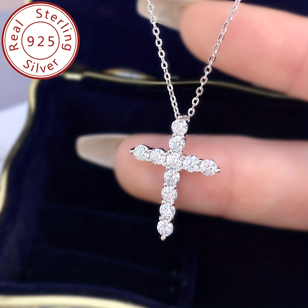 A shining 1.1 carat Moissanite necklace, made of pure 925 silver, weighs approximately 3.01 grams. This elegant and luxurious necklace features 11 pieces of 0.1 carat Moissanite stones, making it a perfect promise necklace for weddings, Valentine's Day