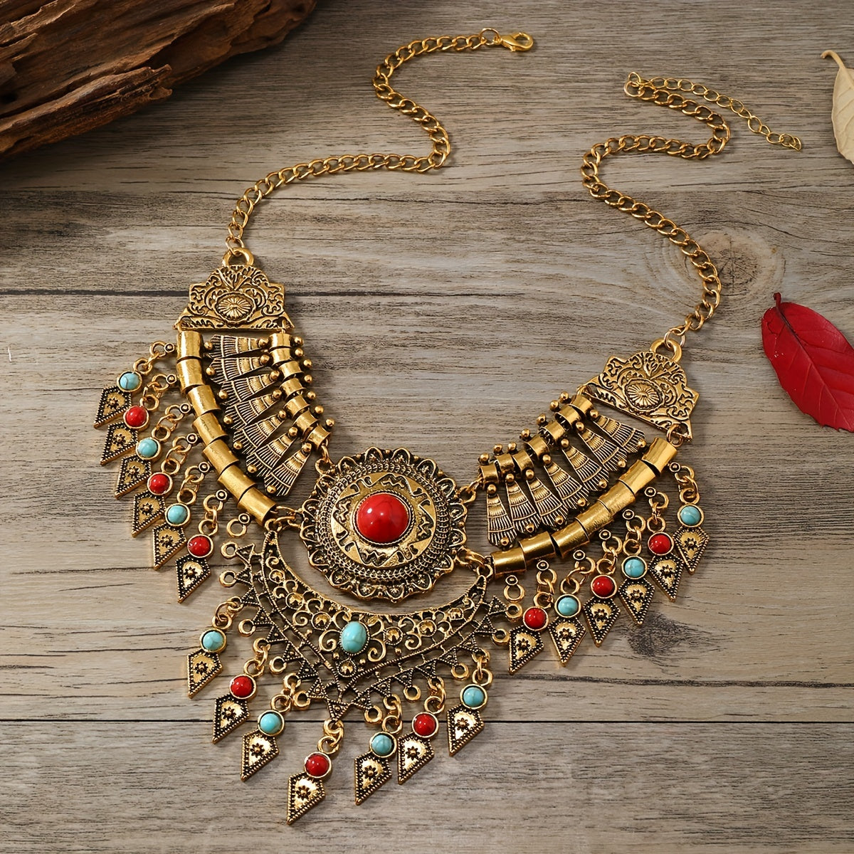 Vintage necklace pendant with ethnic-style collarbone chain for women.