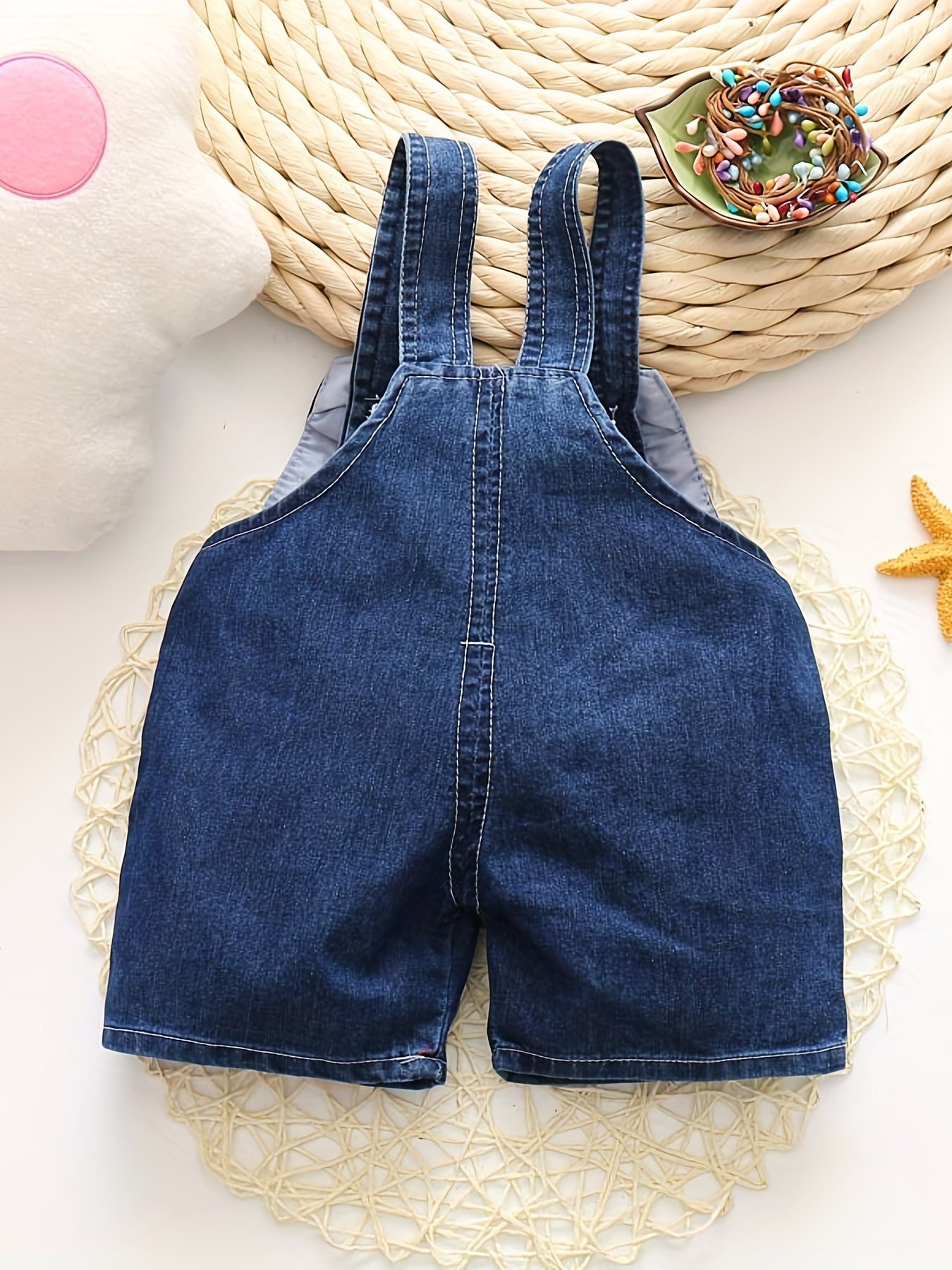 Cute suspender pants with pockets for your little princess!