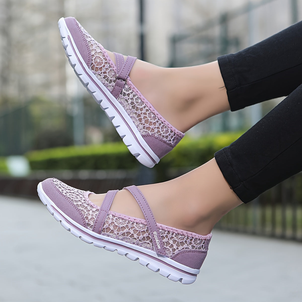 Breathable mesh flat shoes for women, perfect for daily wear.