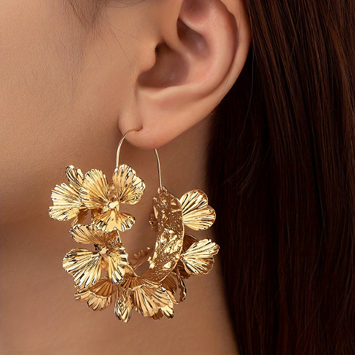 Elegant flower-shaped earrings fit for special occasions such as birthdays, dates, dances, banquets, weddings, parties, vacations, and shopping.