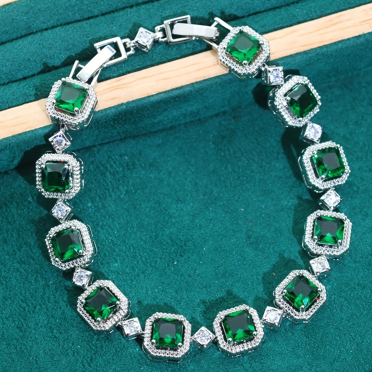 Exquisite Luxury Faux Green Gemstone Jewelry Set for Women - Crafted with Platinum-Plated Copper and Sparkling Zirconia Stones, Complete with Ring, Earrings, Necklace, and Bracelet - 5-Piece Collection Perfect for Bridal and Special Occasions