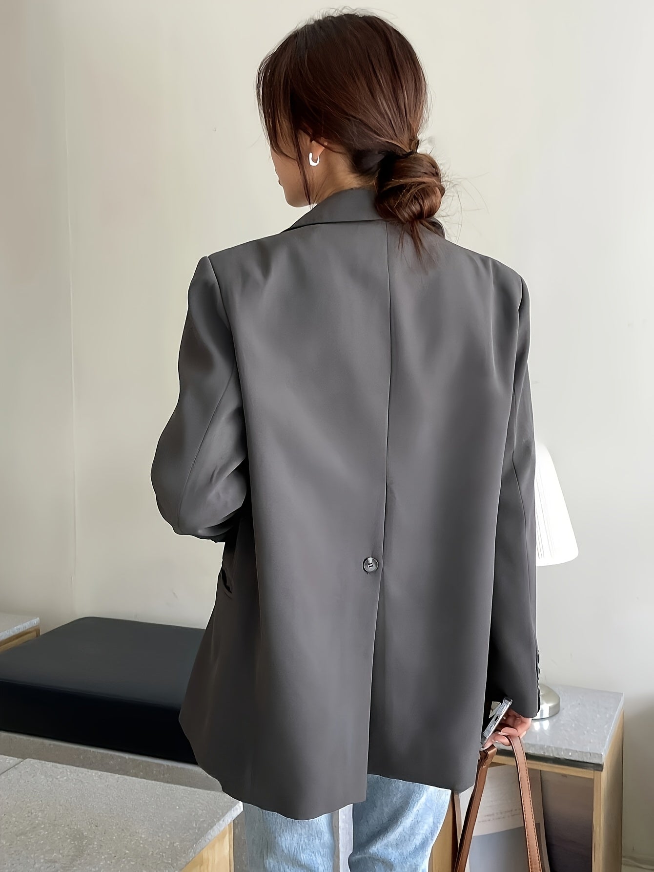 Women's Classic Single-Breasted Blazer made of 100% polyester with elastane lining. Solid color with long sleeves and regular length. Features an H-contour fit, woven fabric, 180gsm weight